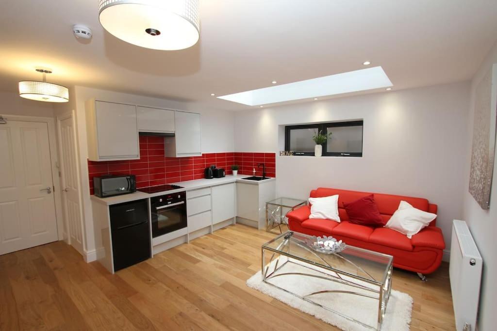 Lovely One Bed Apartment-Near All Transport-Village-Freeparking London Exterior foto