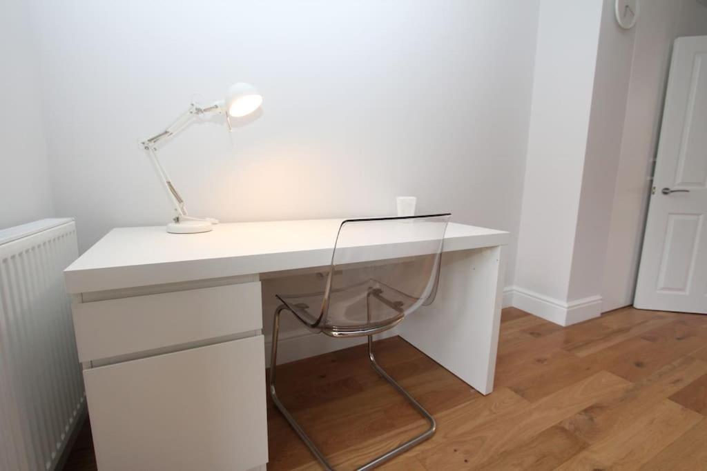 Lovely One Bed Apartment-Near All Transport-Village-Freeparking London Exterior foto