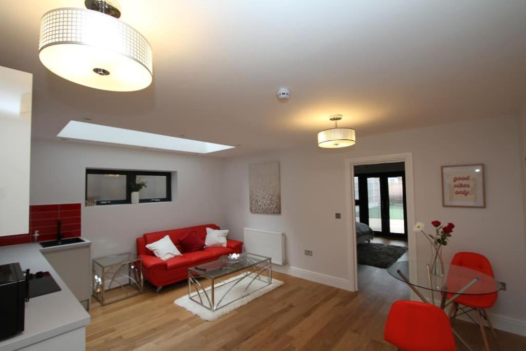 Lovely One Bed Apartment-Near All Transport-Village-Freeparking London Exterior foto