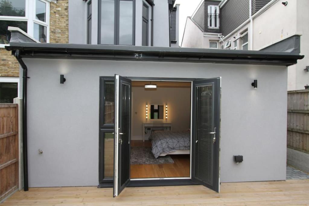 Lovely One Bed Apartment-Near All Transport-Village-Freeparking London Exterior foto